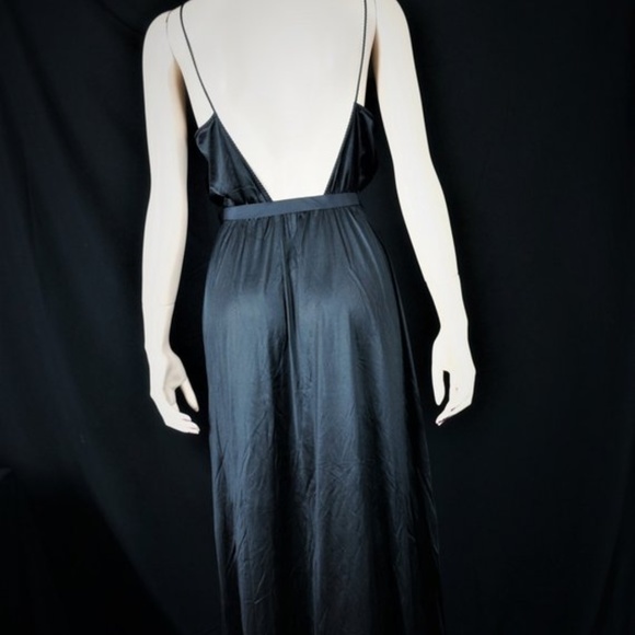 SOLD ON ETSY SHOP Vng Flair Full Sweep Nylon Nightgown - Picture 2 of 5